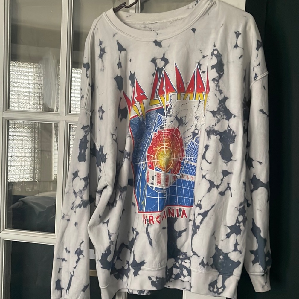 Def Leppard urban outfitter sweatshirt